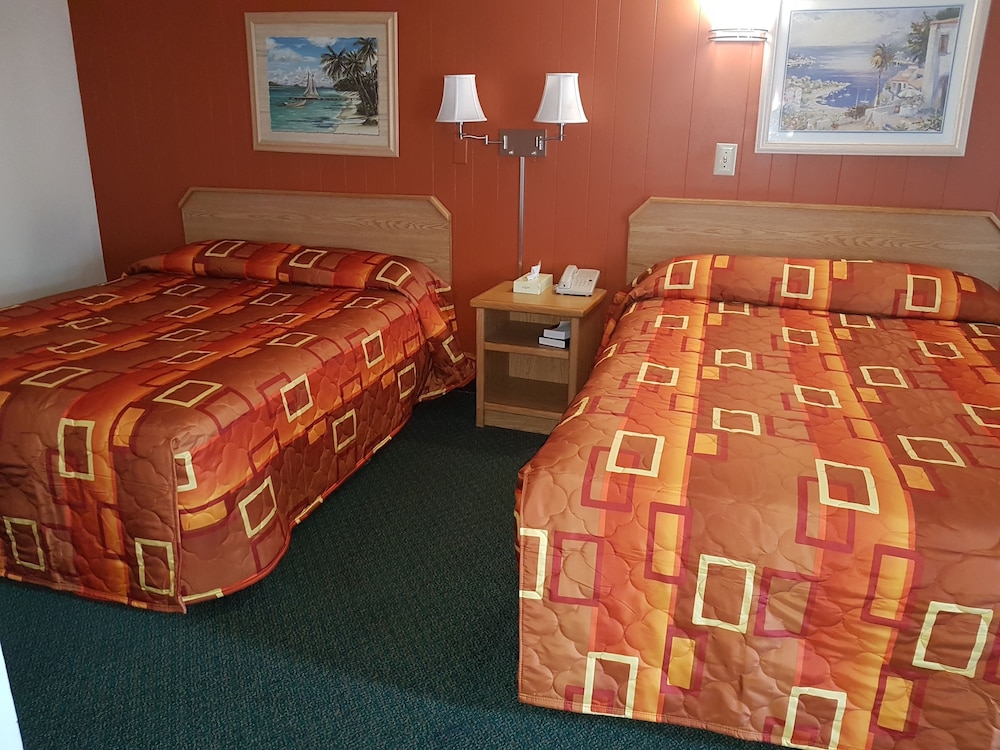 Town House Motel Inc 24/33