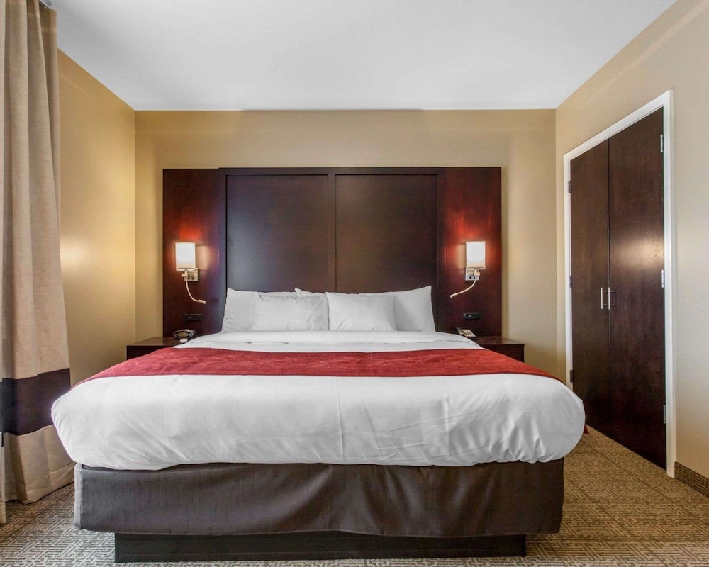 Comfort Suites Youngstown North 12/37