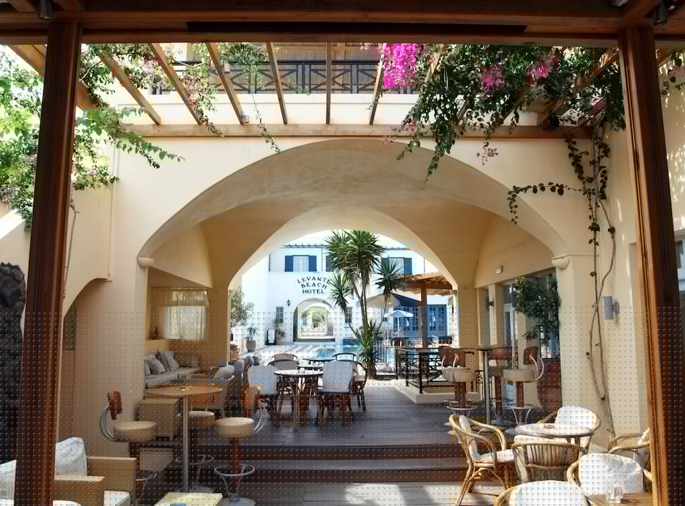 Levante Beach Hotel 38/65