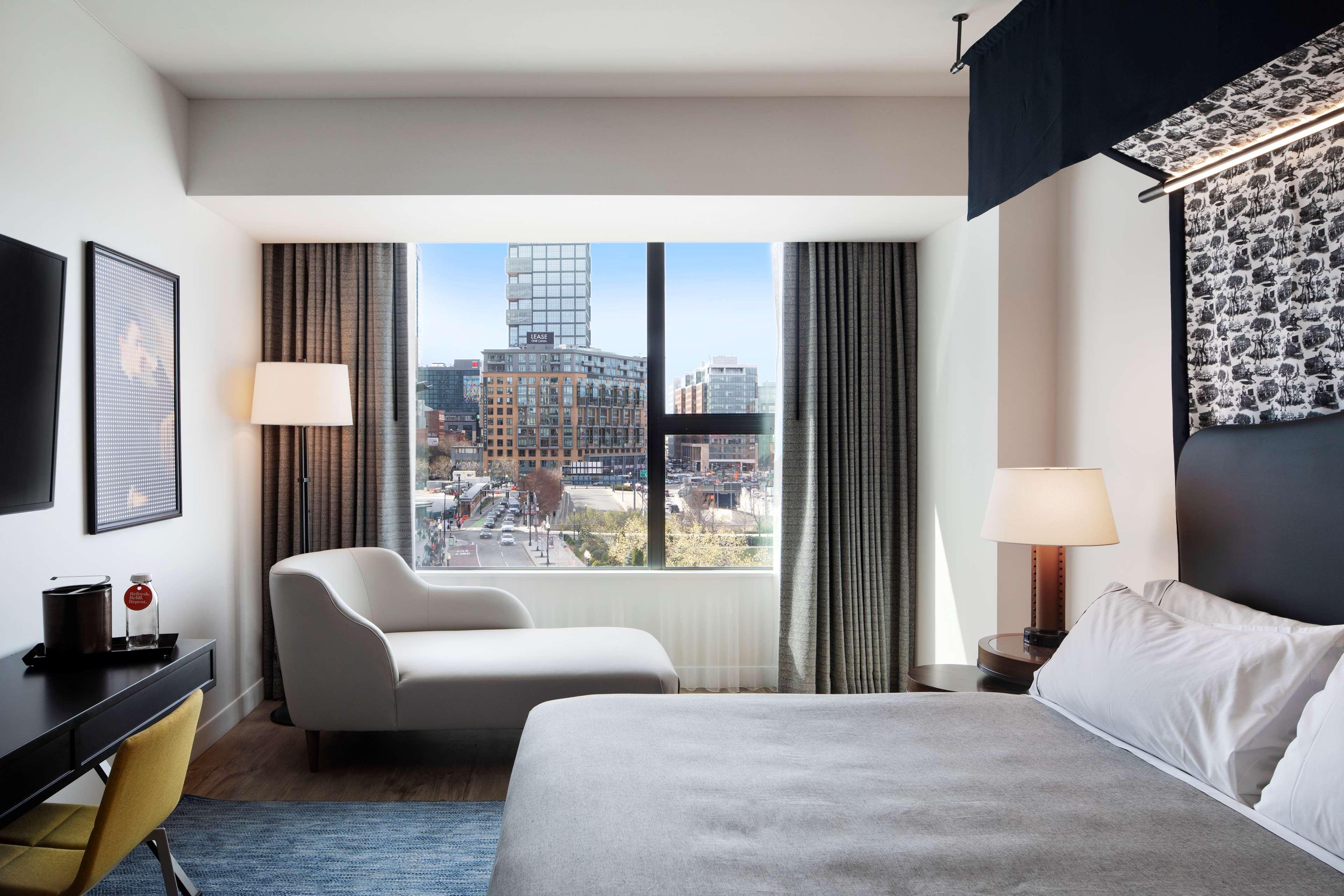 ROOM, KING BED, CITY VIEW, CORNER