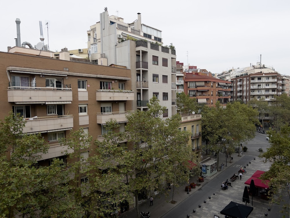 Enjoybcn Gaudi Apartments 3/50