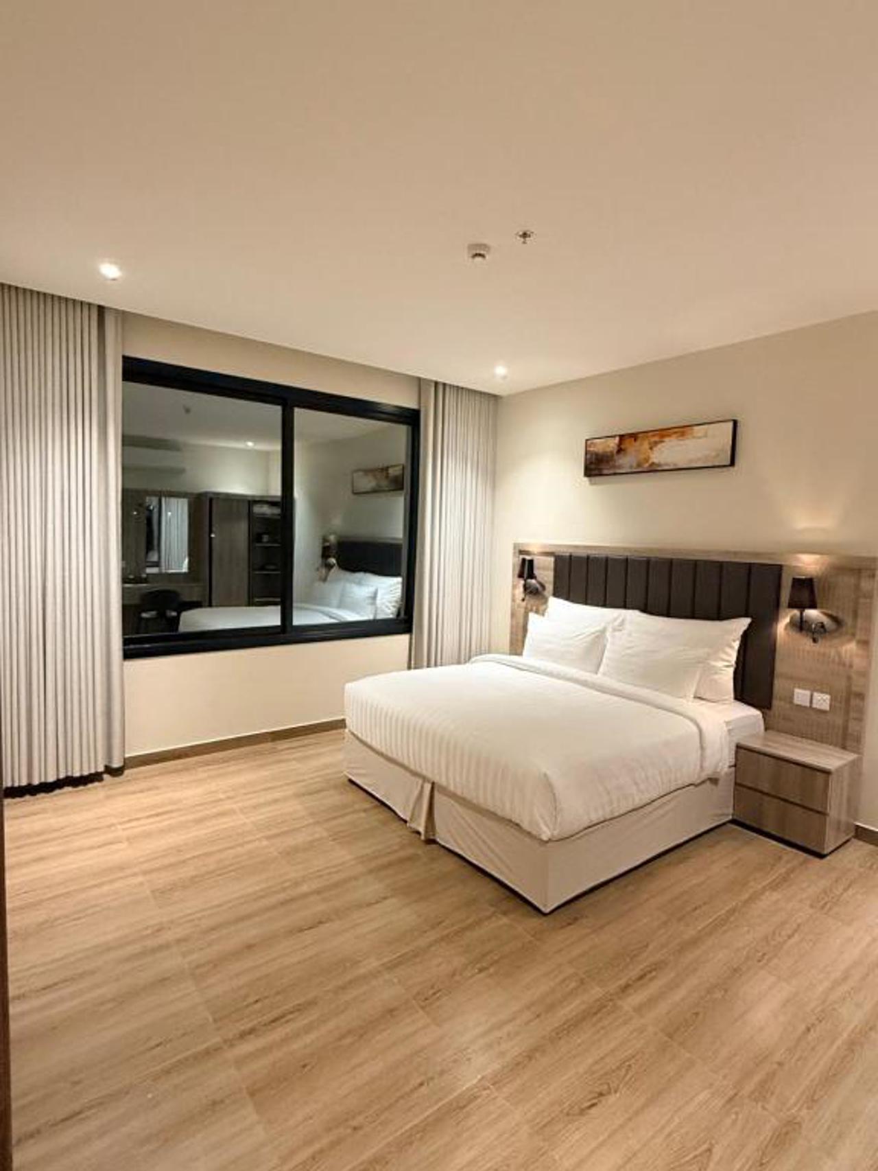 Room at Valera Bay, MUHAYIL
