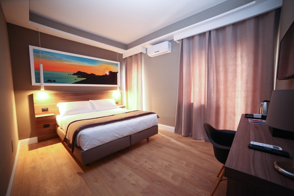 7th Floor Suite 13/50