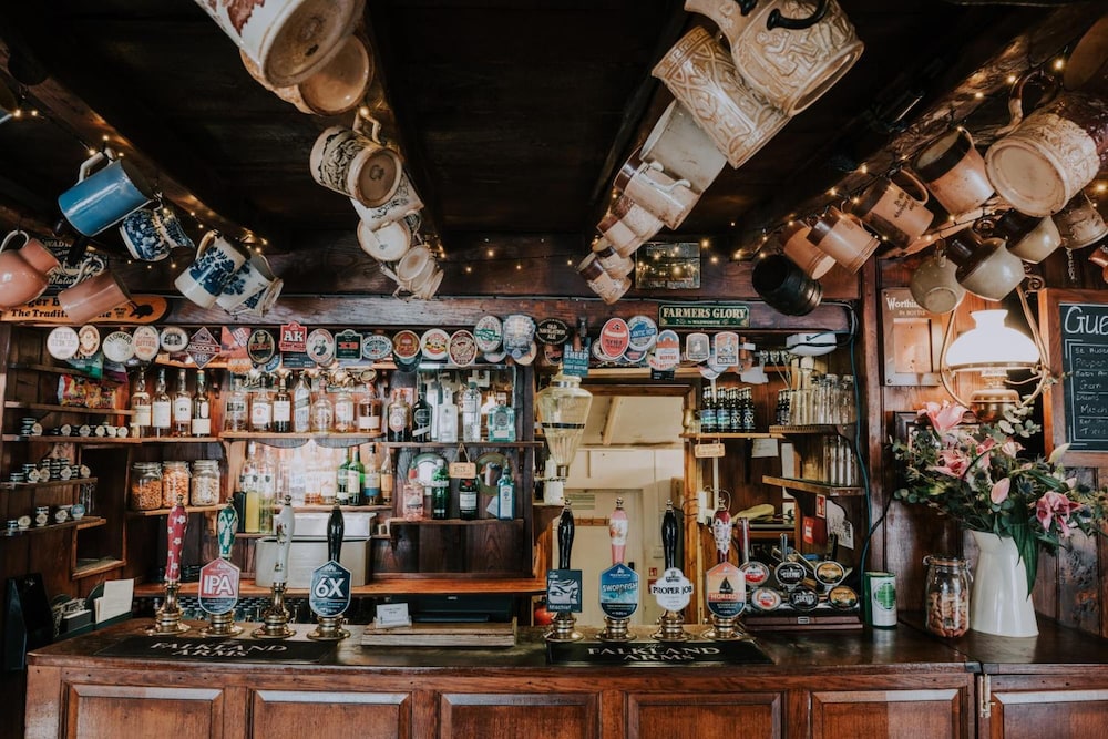 The Falkland Arms 28/50