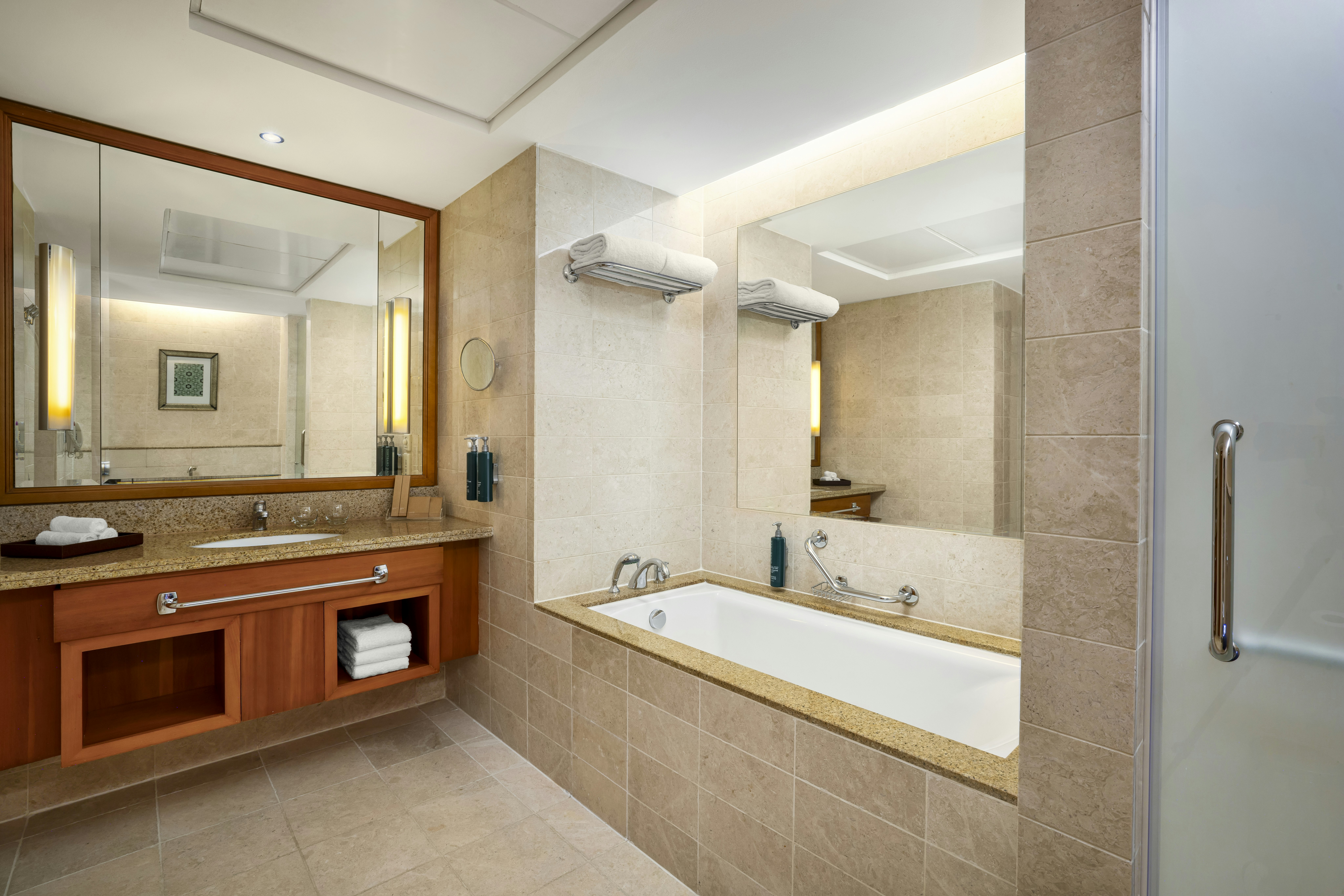 Room, Twin Beds, Terrace View, Shangri-La Barr Al Jissah Resort and Spa - Al Waha 6/6
