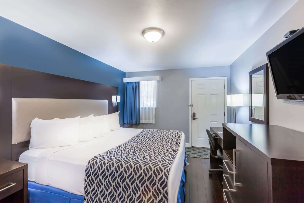 Days Inn By Wyndham Austin/University/Downtown 12/32