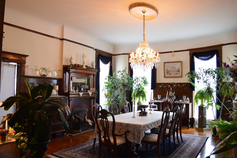 Beall Mansion An Elegant Bed & Breakfast In 44/50