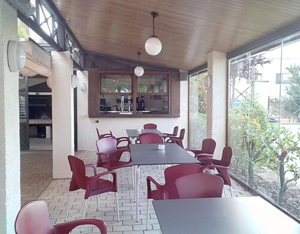 El Tollo Hotel Restaurante 20/40