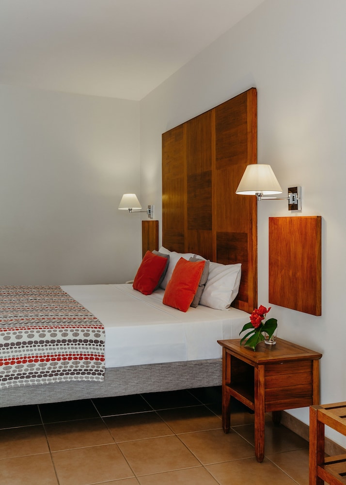 Hotel Le Recif Saint Gilles 16/50