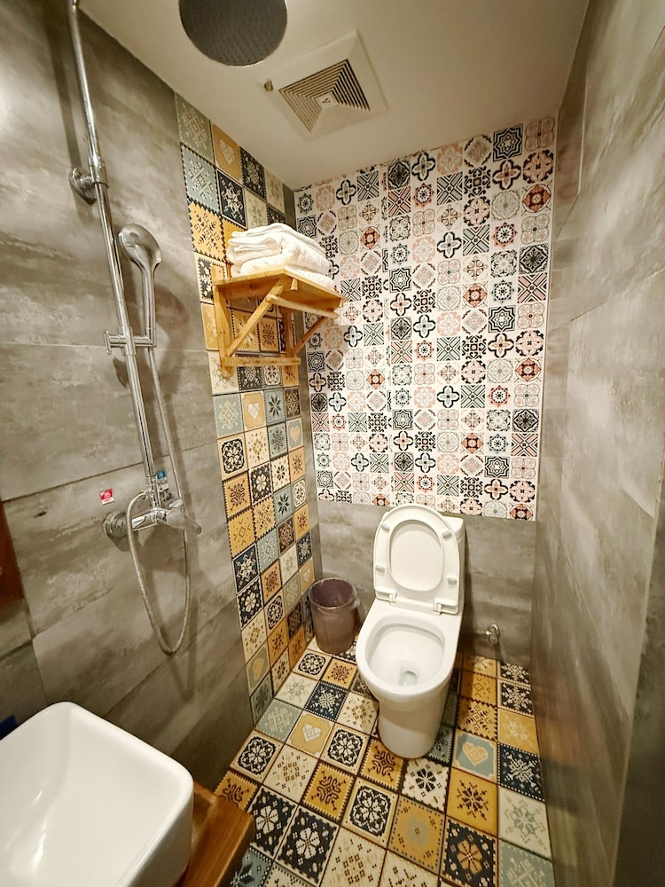 Zhang Jiajie Zhijue Art Hotel 43/48