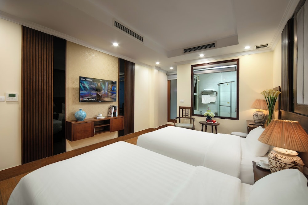 DELUXE, TWIN BEDS