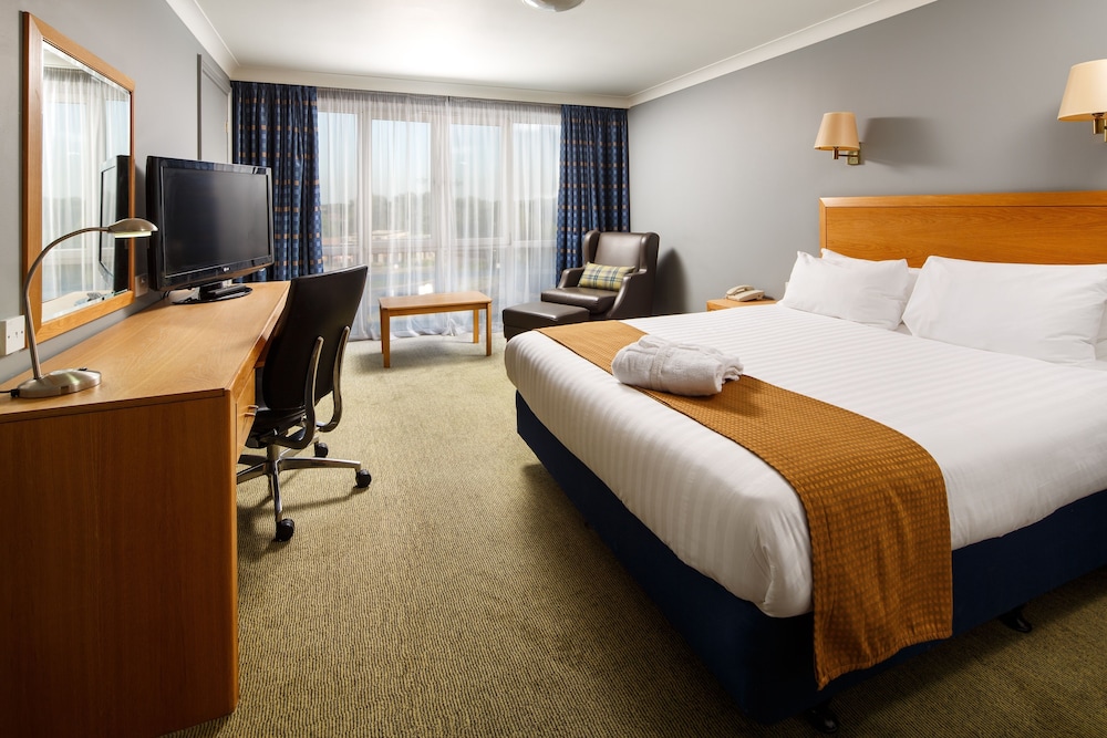 HOLIDAY INN BASILDON 22/75