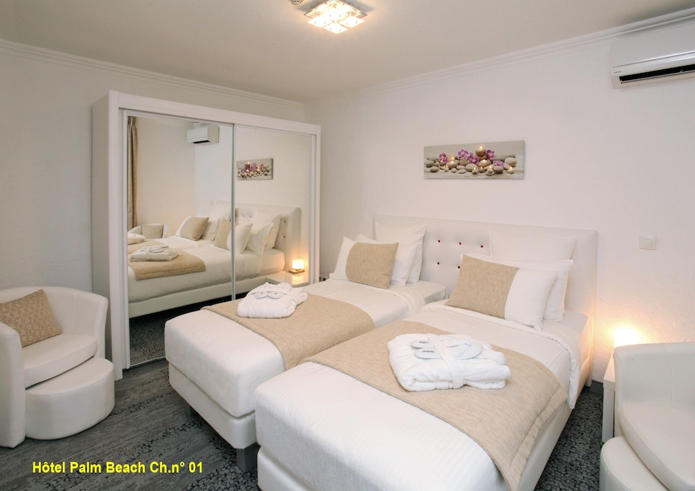 Hotel Palm Beach 7/41