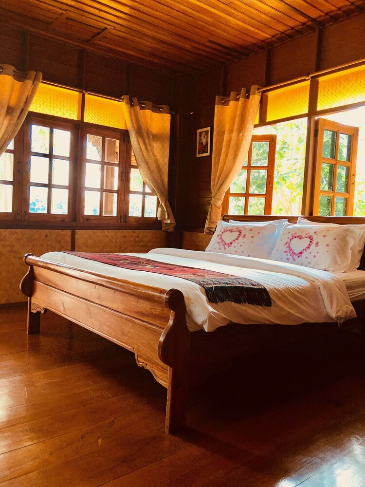 BAANPUFA RESORT 63/80