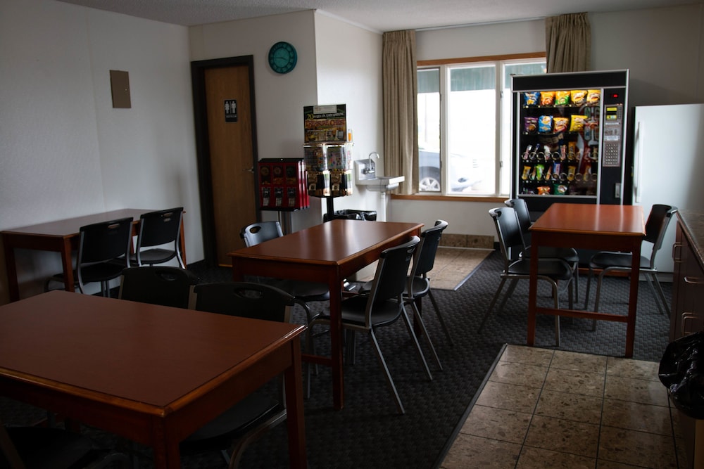 East Grand Inn Grand Forks ND I 29 43/64