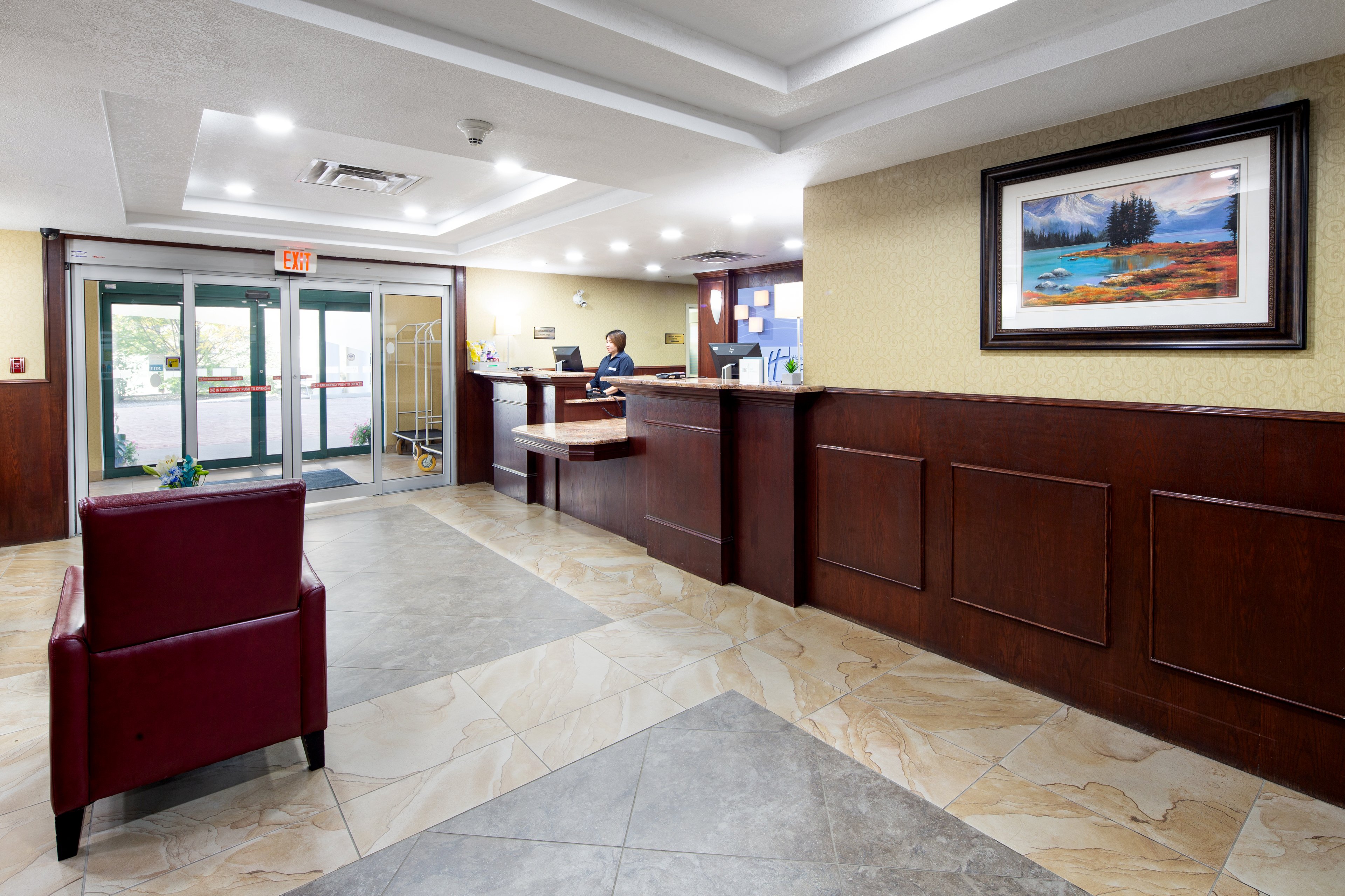 Holiday Inn Express Hotel Suites Edson 6/50
