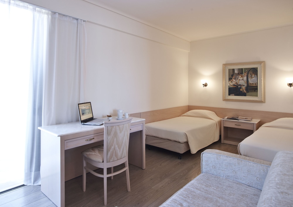 Amarilia Hotel 23/54