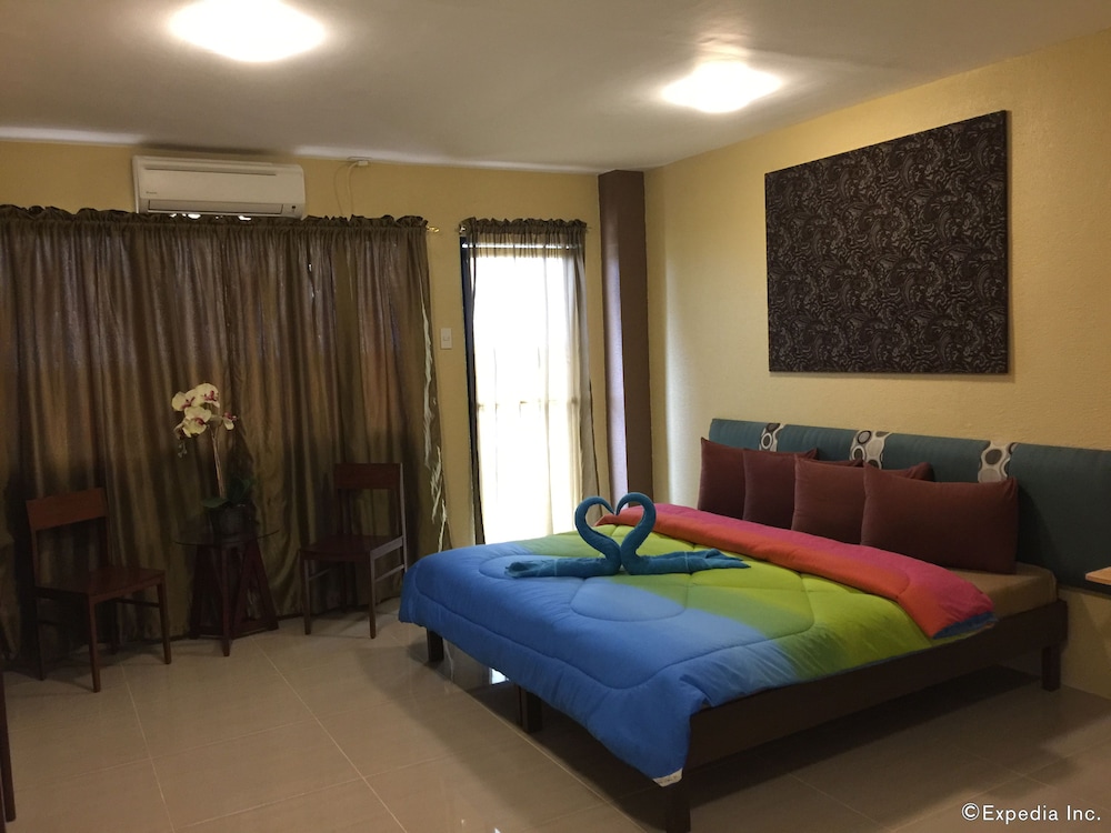 غرفة بسرير مزدوج بإطلالة على الجبل، Alta Bohol Garden Resort 2/8