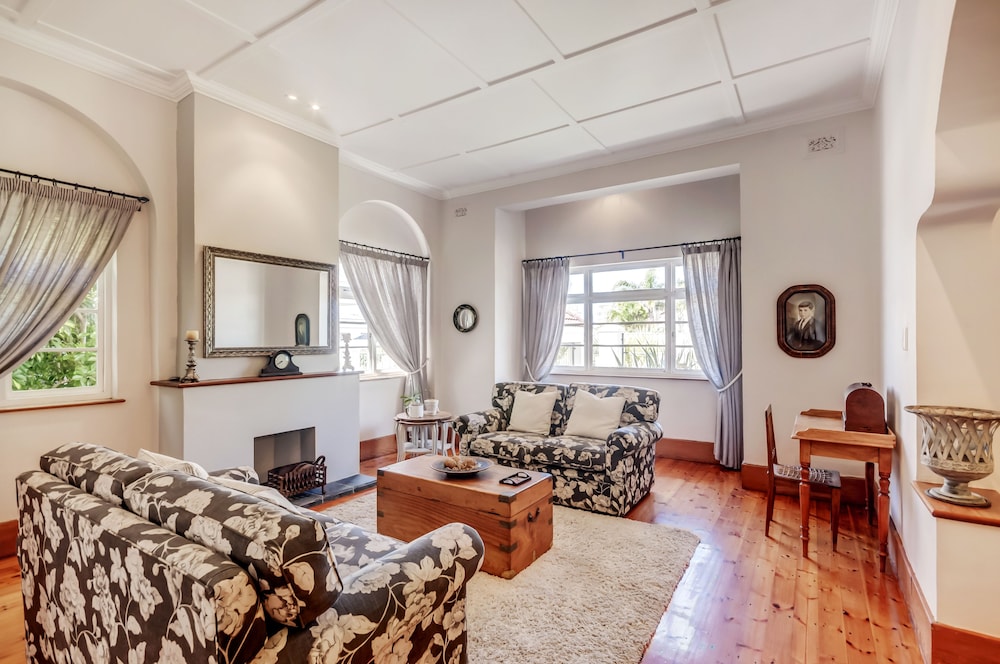First Avenue Guesthouse 25/50