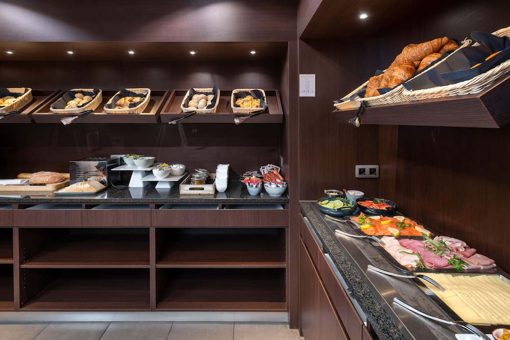 restaurant cafeteria