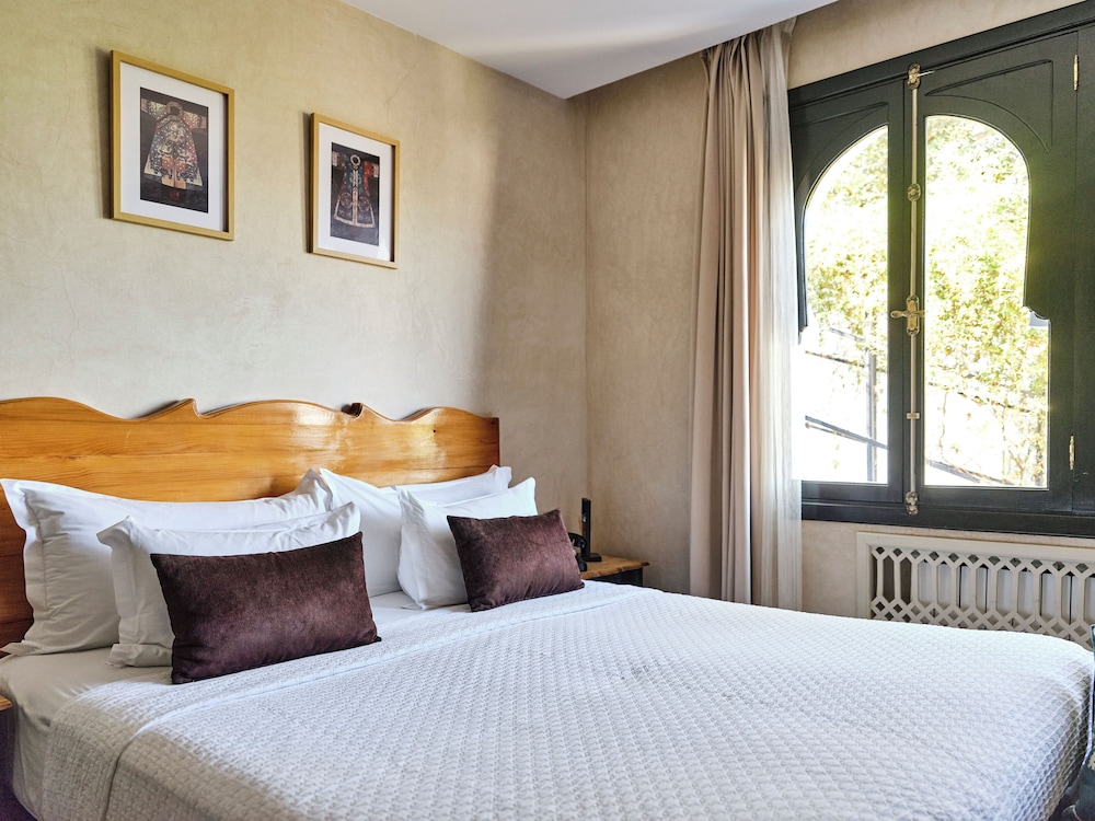 Shanghai, King Bed