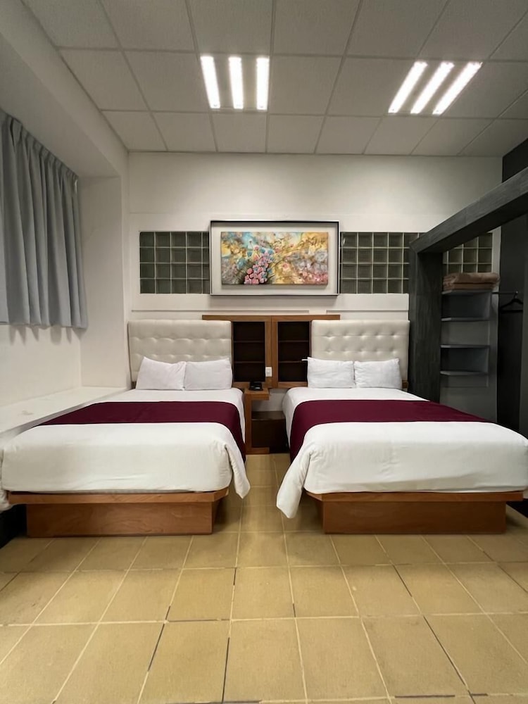 Hotel Alhaja 22/50
