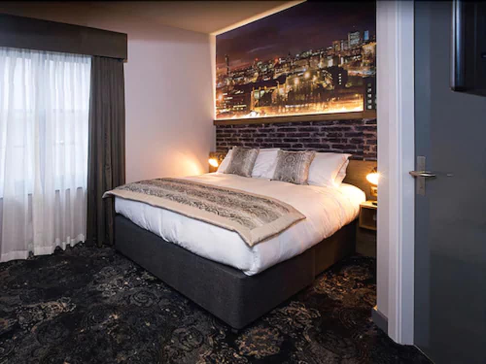 The Abel Heywood Pub & Boutique Hotel 8/43