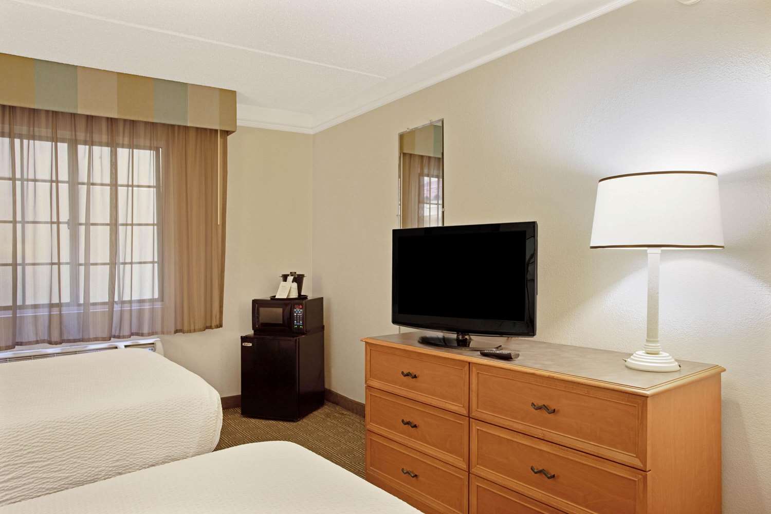 La Quinta Inn Lexington 32/52