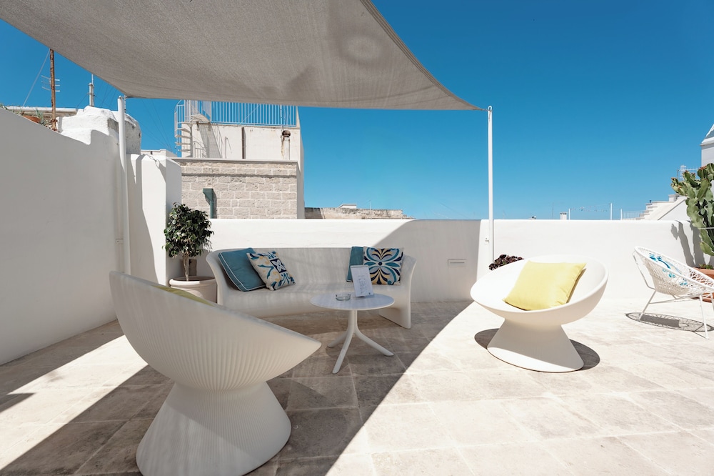 Donna Domenica Boutique Suites 50/50