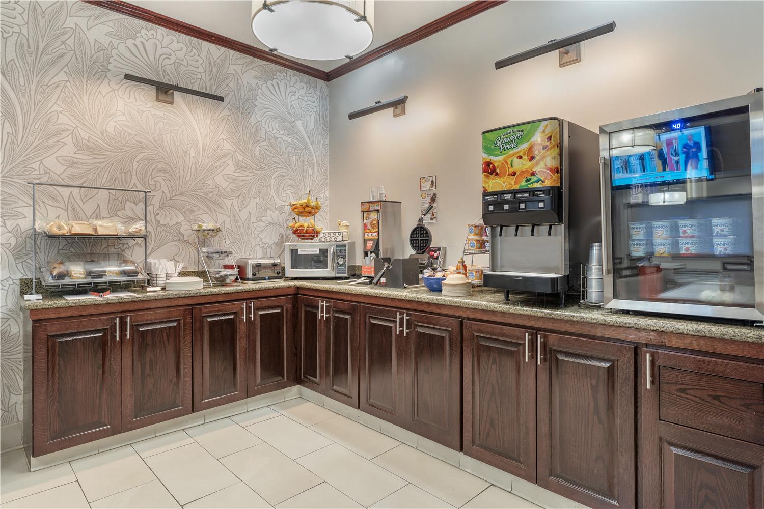 Best Western Plus Executive Inn 21/29
