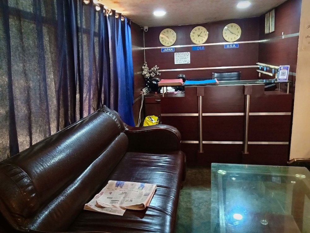 Hotel Mohan Noida 8/9