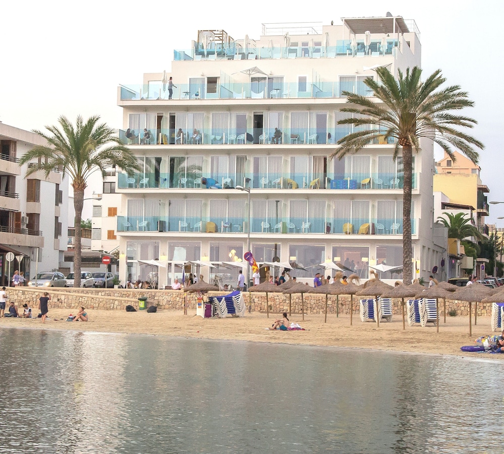 BQ Aguamarina Boutique Hotel 59/66