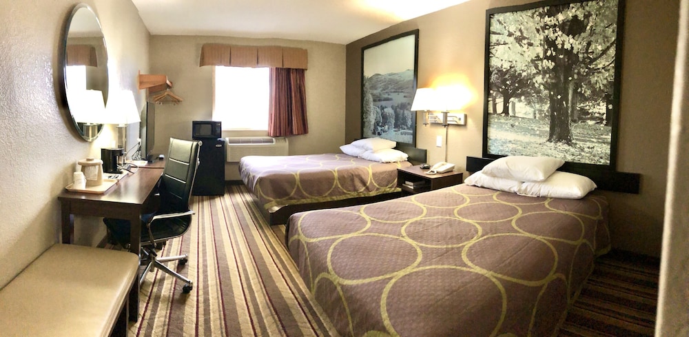 Super 8 by Wyndham Latham/Albany Airport 9/36