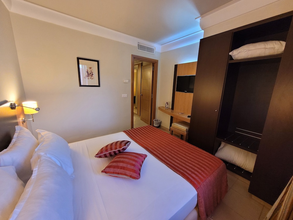 1 BEDROOM, JUNIOR SUITE