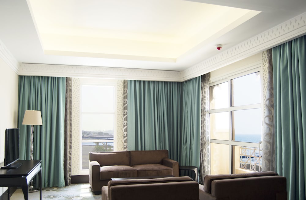 Sheraton Sharjah Beach Resort Spa 33/58