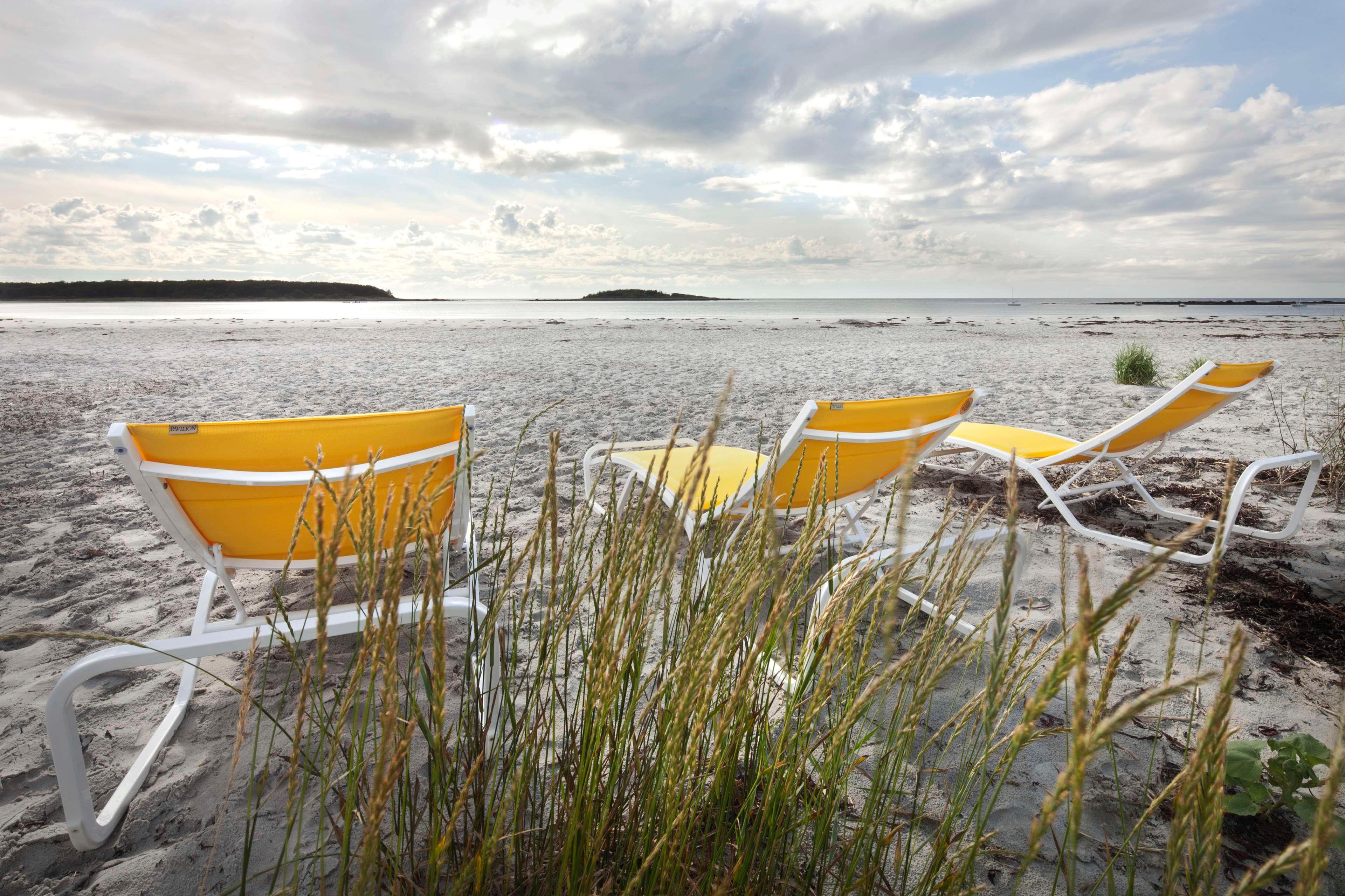 Tides Beach Club 24/33