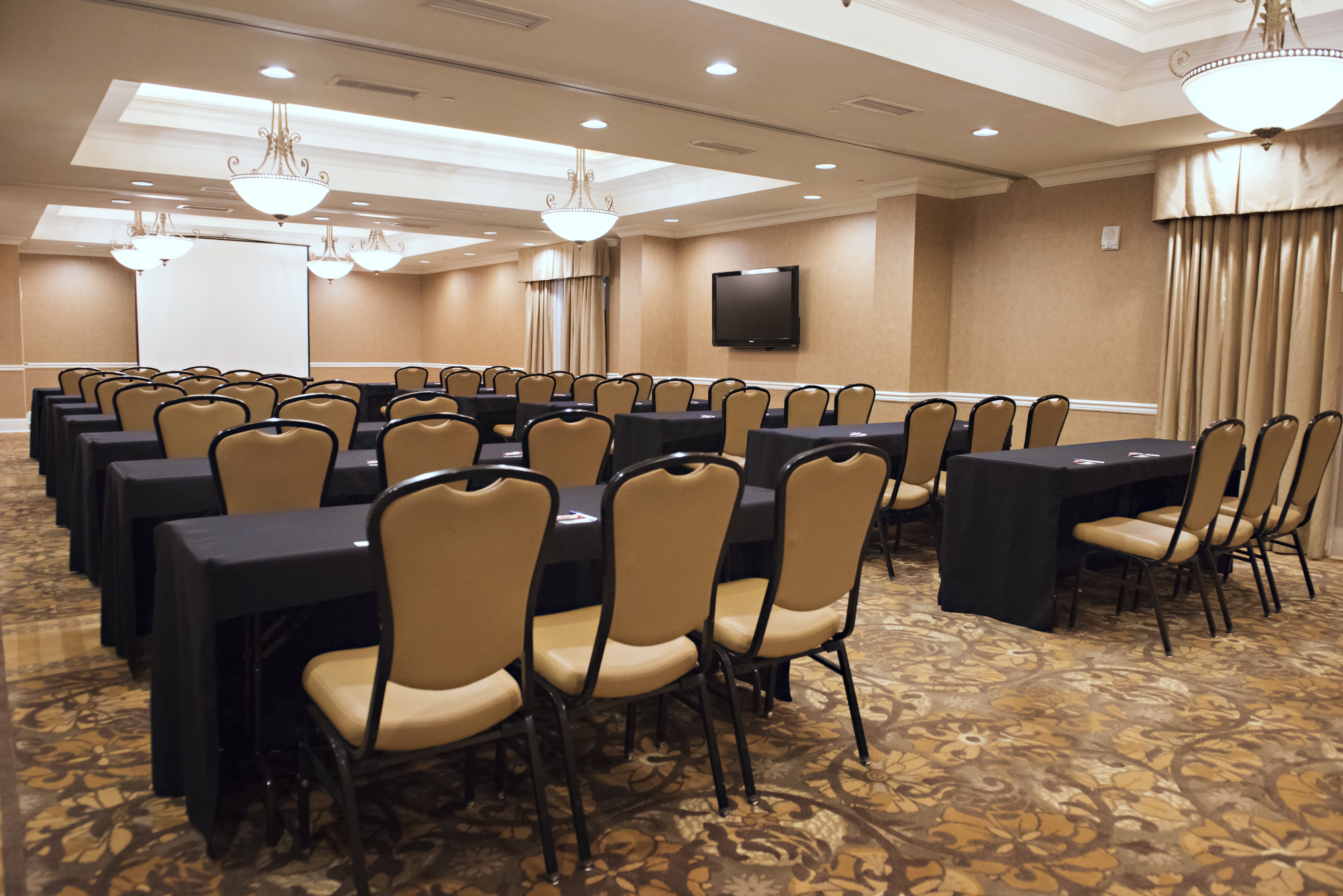Holiday Inn Express Savannah Historic District 62/74