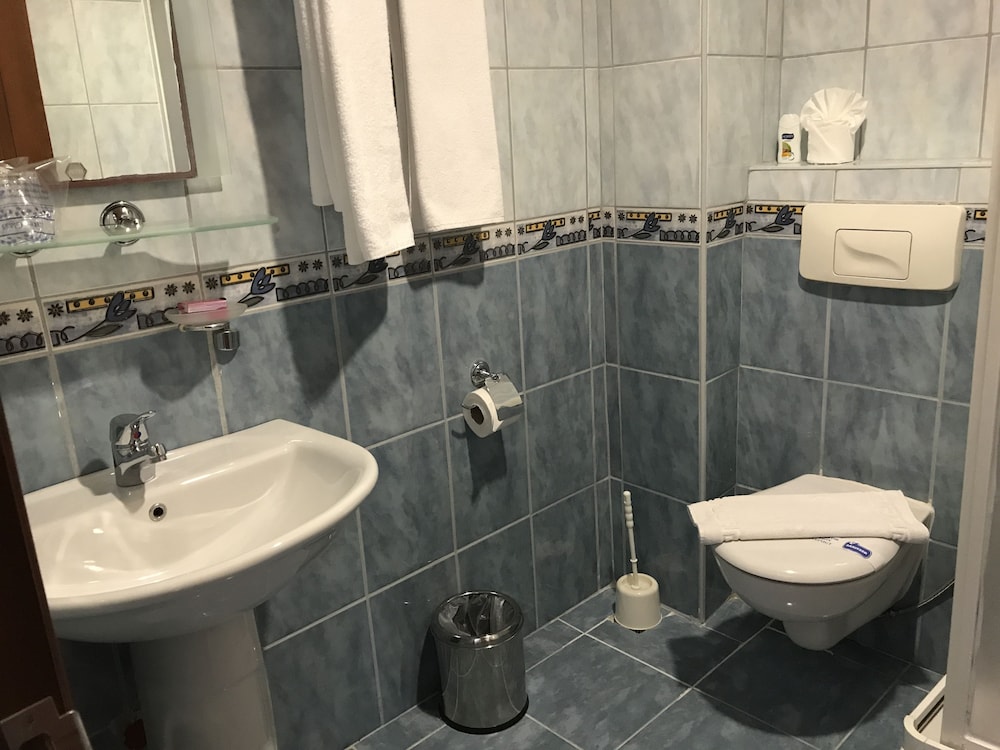 Muz Hotel 45/47