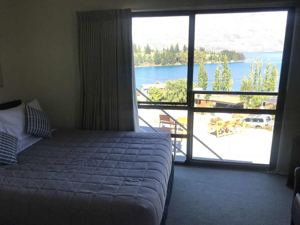 Earnslaw Lodge 13/50