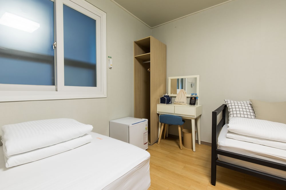 Uniqstay Hostel And Suite 12/46