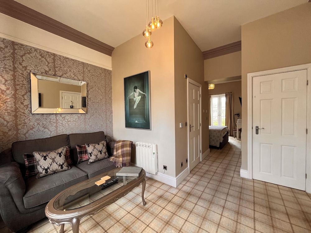 Bowness Bay Suites 24/31