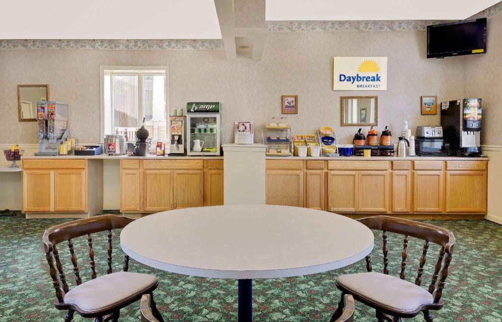 Days Inn By Wyndham Waynesboro Pa 16/18