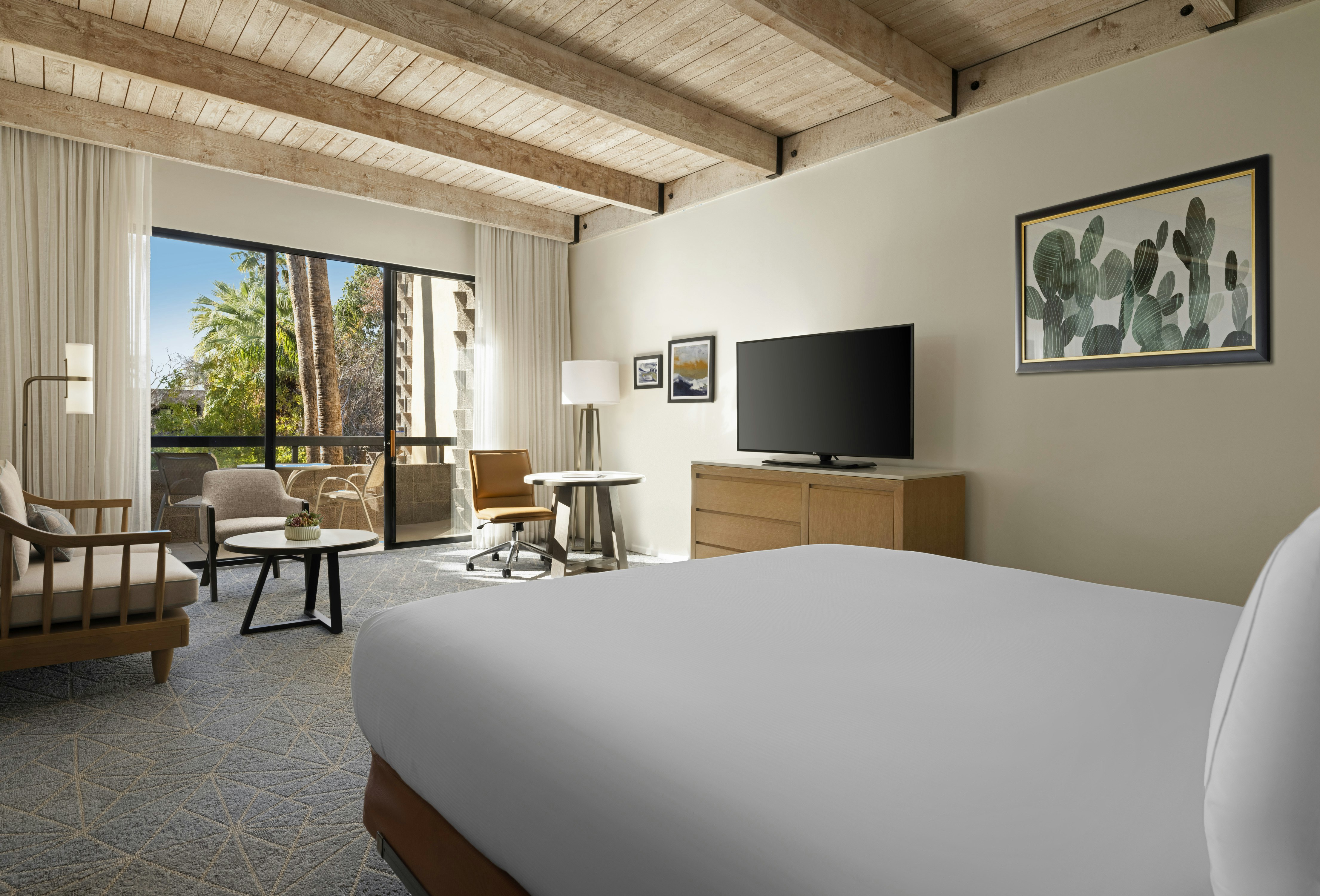 Court, King Bed, Balcony or Patio