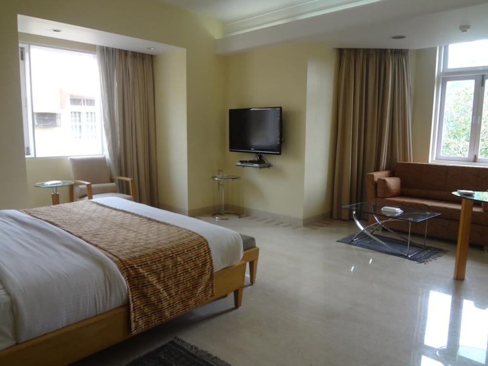 Superior, Twin Beds, Ascot Hotel 3/3