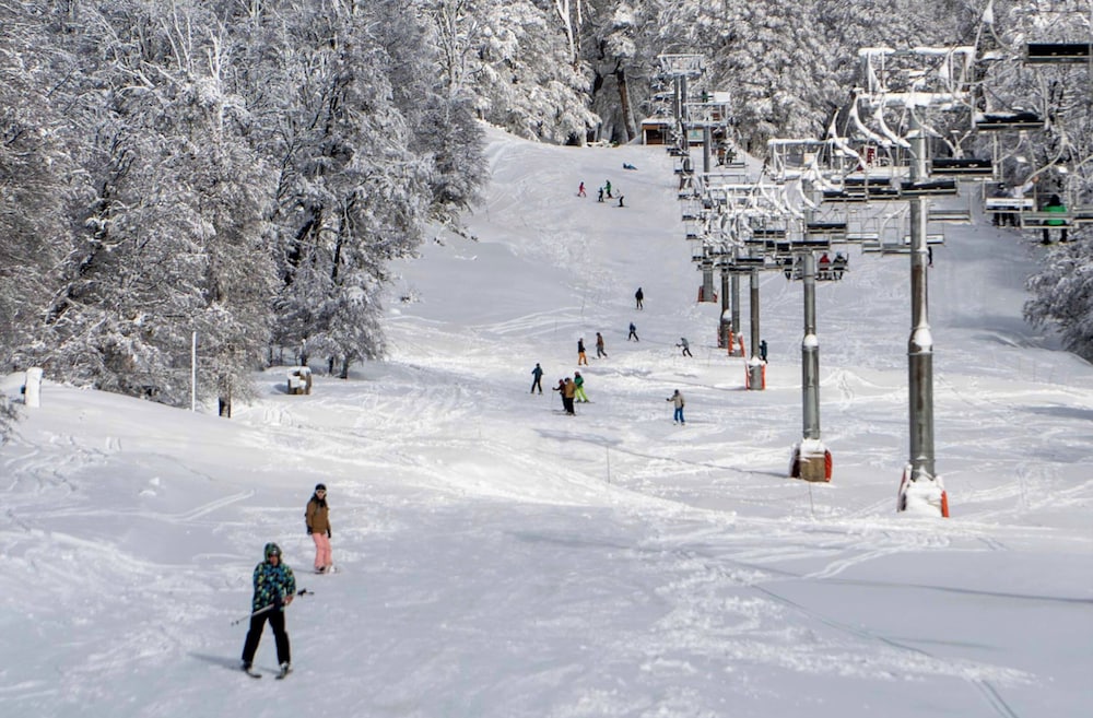 El Refugio Ski & Summer Lodge 43/49