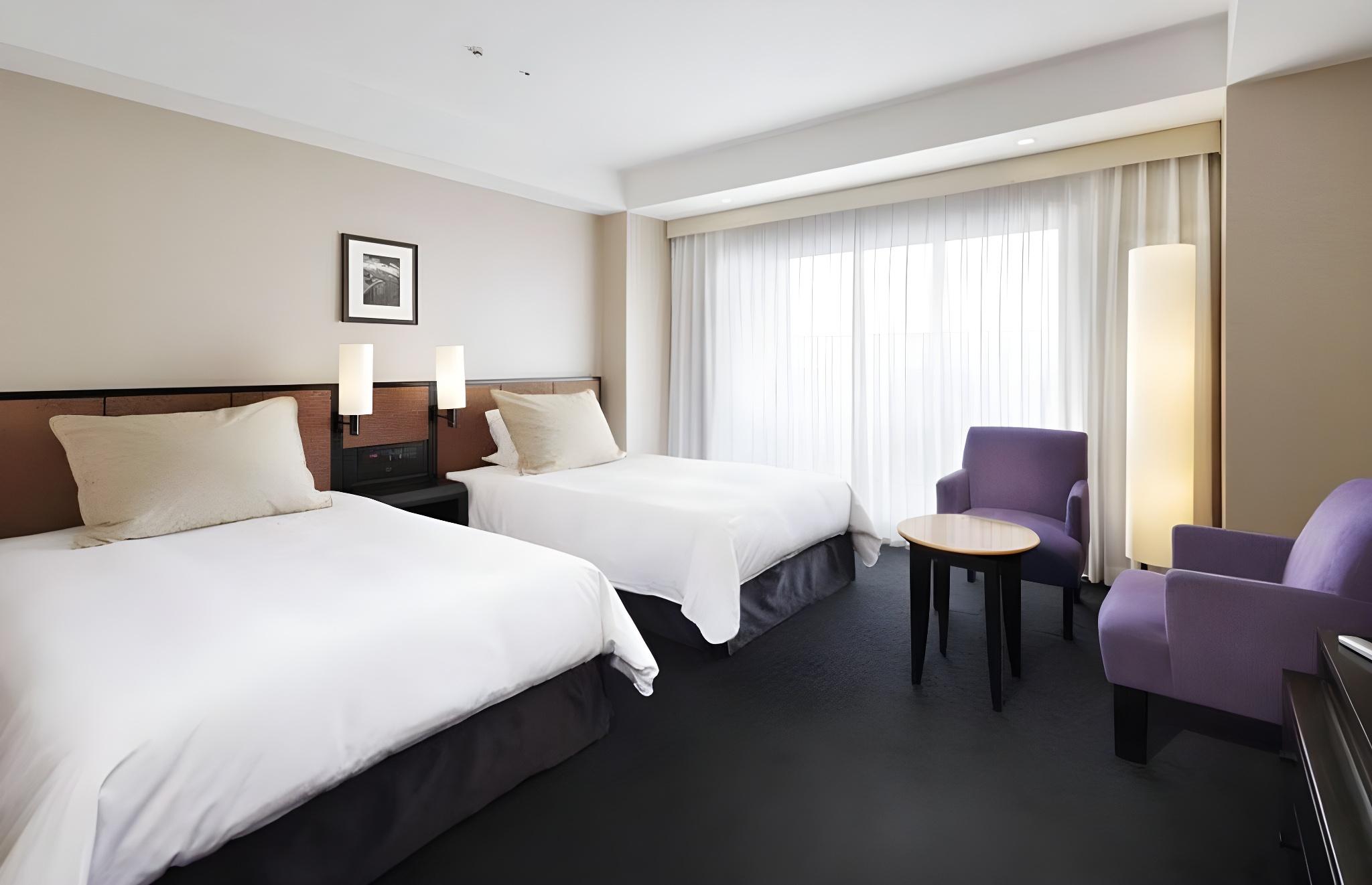 Room, Twin Beds, Station View, Smoking