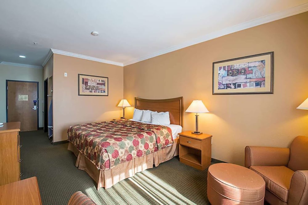 Days Inn by Wyndham Copperas Cove 19/53