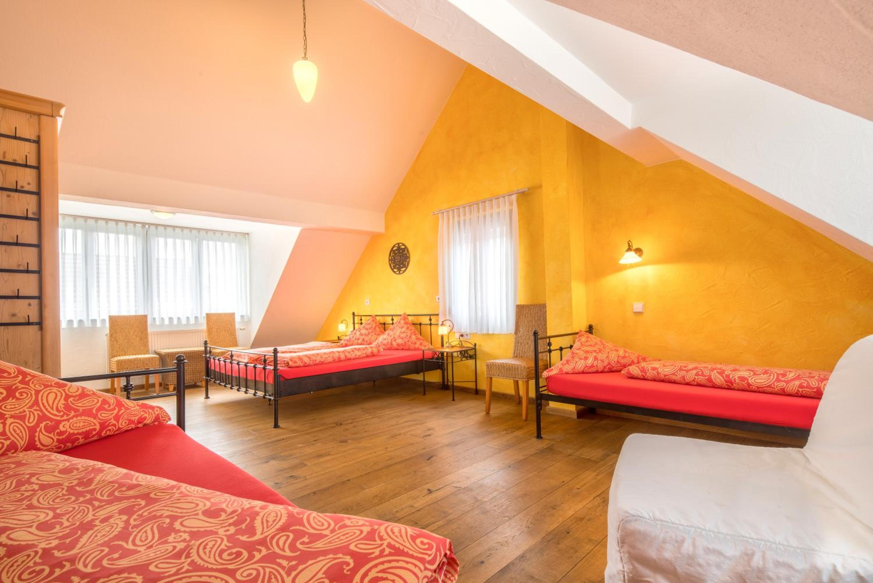 Room, Quintuple