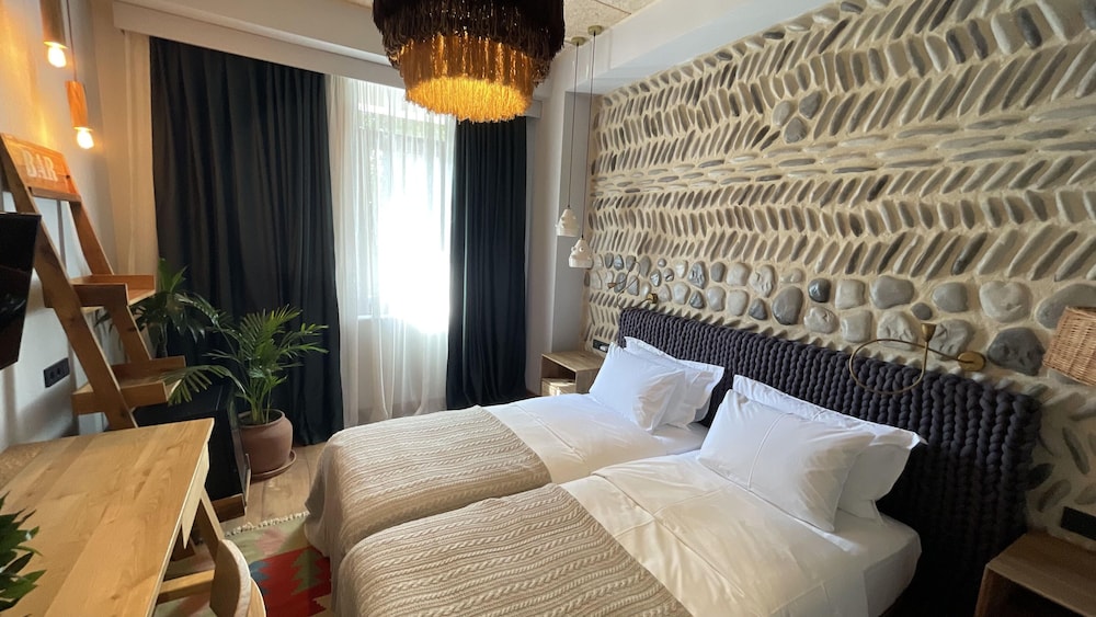 Khedi Hotel, Tbilisi 12/50