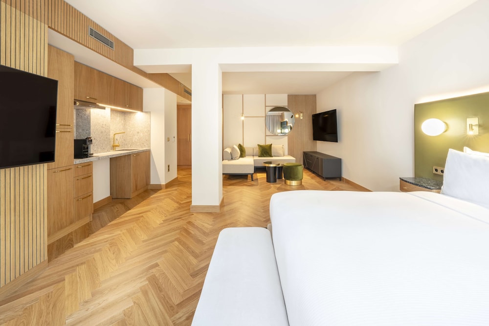 Residence, Studio, King Bed, Accessible